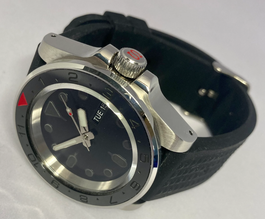 Black & Polished Minimalist Divers watch -  3 o’clock Crown, Sterile black dial and Polished MM style Hands