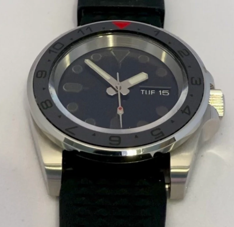 Black & Polished Minimalist Divers watch -  3 o’clock Crown, Sterile black dial and Polished MM style Hands