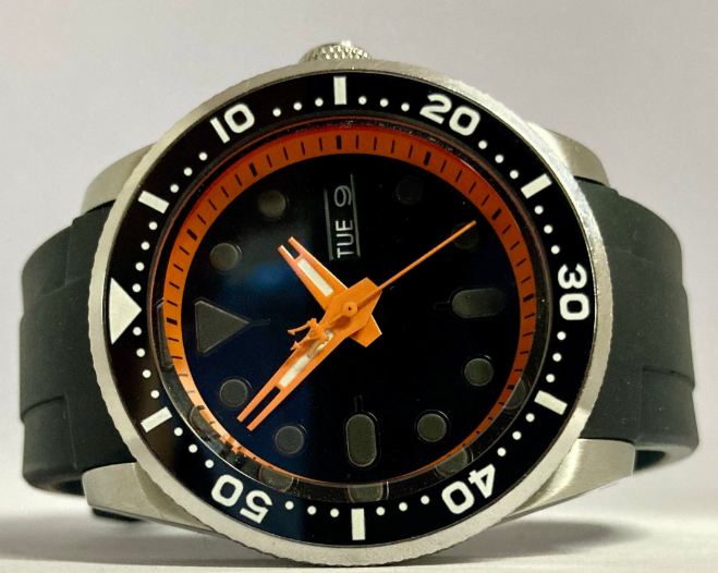 Sterile dial Diver - 3 o'clock crown with Knurled Bezel, Knurled Crown with Orange accent hands and chapter ring Lumed bezel Insert