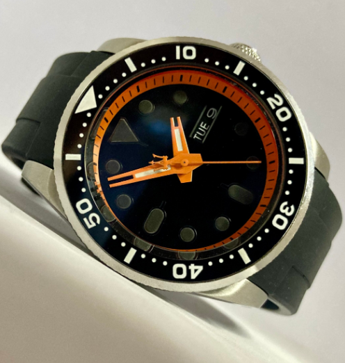 Sterile dial Diver - 3 o'clock crown with Knurled Bezel, Knurled Crown with Orange accent hands and chapter ring Lumed bezel Insert