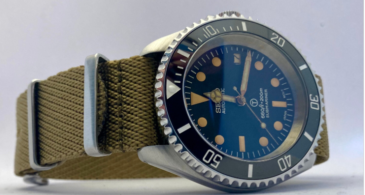 Classic Style Diver watch - 3 o’clock Crown, Extra Aged patina style dial, Hands & Date wheel