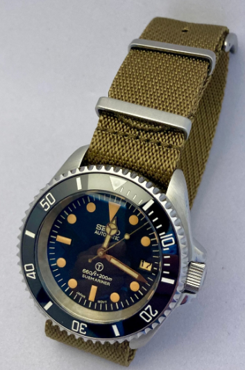 Classic Style Diver watch - 3 o’clock Crown, Extra Aged patina style dial, Hands & Date wheel