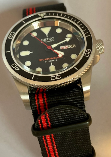 Ducati inspired Diver – 3 o’clock crown  with Knurled Bezel and Crown